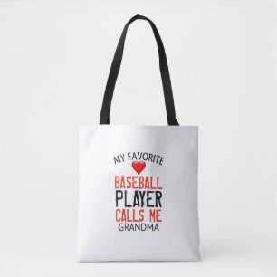 Mijn favoriete honkbalspeler noemt me oma tote bag