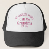 Mijn favoriete mensen noemen me oma Est. 2025 Trucker Pet (Voorkant)