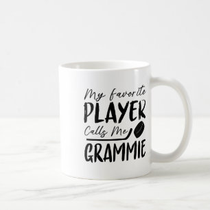 Mijn favoriete speler noemt me Grammie Hockeyspele Koffiemok