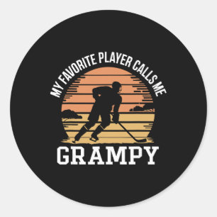 Mijn favoriete speler noemt me Grampy Hockey Grapp Ronde Sticker