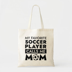 Mijn favoriete voetballer roept me mama op tote bag