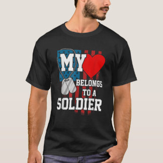Mijn hart behoort toe aan een soldaat die het Amer T-shirt