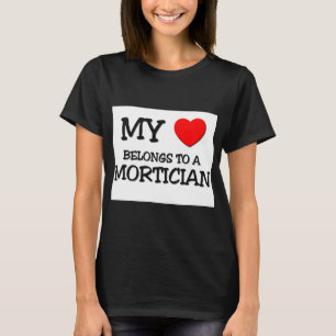 Mijn Hart behoort tot een BEGRAFENISONDERNEMER T-shirt