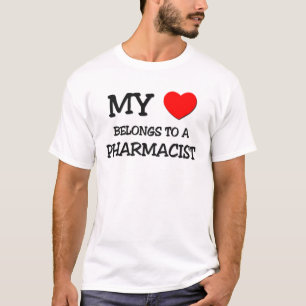 Mijn hart behoort tot een FARMACIST T-shirt