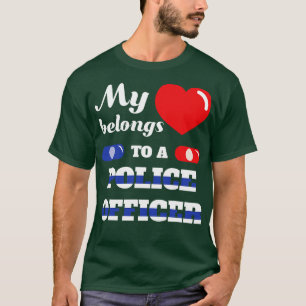 Mijn hart behoort tot een politieagent t-shirt