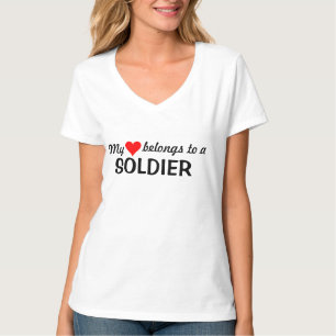 Mijn hart behoort tot een soldaat t-shirt