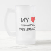 Mijn hart behoort tot een TREE SURGEON Matglas Bierpul (Links)
