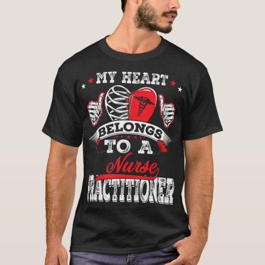 Mijn hart behoort tot een verpleegkundige Husband  T-shirt (Voorkant)