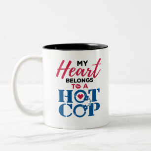 Mijn hart behoort tot een vrouw van de Hot Cop Pol Tweekleurige Koffiemok