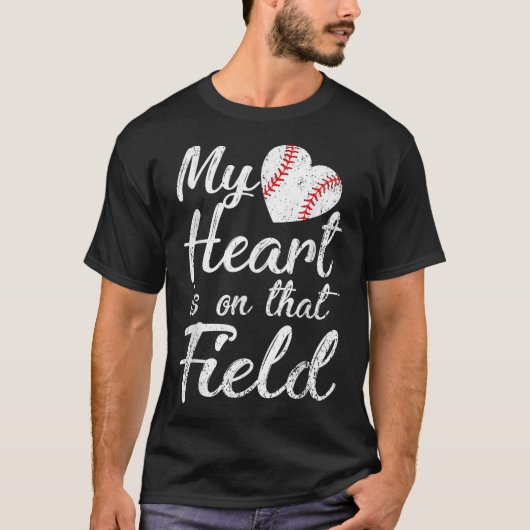 Mijn hart is op dat veld honkbal softbal mam gi t-shirt (Voorkant)