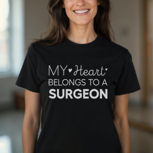 Mijn hart is van een chirurg Schattigee chirurg vr T-shirt