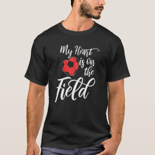 Mijn hart ligt op dat veld-Voetbal-atletische mam T-shirt