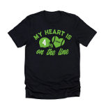 Mijn hart ligt op de lijn Football 1 speler T-shirt<br><div class="desc">Maak kennis met ons exclusieve T-shirt "My Heart is on the Line" – de perfecte kleding voor toegewijde fans van football en trotse supporters! Dit stijlvolle en comfortabele t-shirt is voorzien van een dynamisch frontontwerp met een footballs helm met je spelersnummer, wat de gedrevenheid en intensiteit van het spel symboliseert....</div>