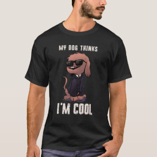 Mijn hond denkt dat ik kool Chocolate Lab Mannen V T-shirt