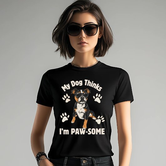 Mijn hond denkt dat ik pootjes ben t-shirt