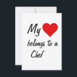 Mijn hoort bij een chef kaart<br><div class="desc">Leuke en geweldige verjaardagscadeau voor moederdag,  vaderdag,  kerstmis,  voor moeder,  vader,  geliefde,  man en vrouw</div>