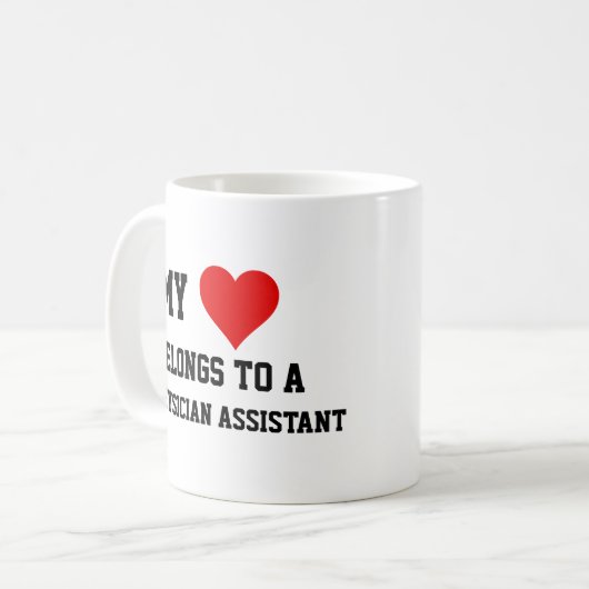 Mijn is van een assistent-arts koffiemok (Voorkant links)