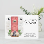 Mijn kat en ik hebben de rode voordeur verplaatst aankondiging (Staand voorkant)