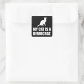 Mijn kat is een democratisch, grappig politiek vierkante sticker (Tas)