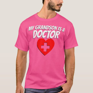 Mijn kleinzoon is een dokter Afstuderen Trots Oma T-shirt