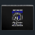 Mijn kleinzoon is een politieagent die een geschen kalender<br><div class="desc">Mijn kleinzoon is een politieagent die een geschenk heeft</div>