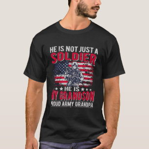 Mijn kleinzoon is een soldatenheld Trots leger opa T-shirt