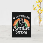 Mijn laatste eerste dag Senior 2024 Retro  terug T Kaart (Gele Bloem)