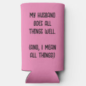 Mijn man doet alles goed. Roze en zwart Seltzer Blikjeskoeler (Achterkant)