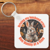 Mijn man gek maken… konijn sleutelhanger (Voorkant)