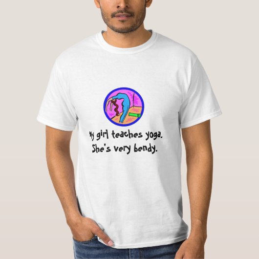 Mijn meisje leert yoga. Ze is erg slordig. T-shirt (Voorkant)