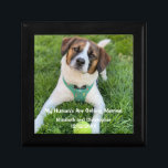 Mijn mens wordt getrouwd met Verloving Foto Cadeaudoosje<br><div class="desc">Voeg de foto van je hond toe aan dit cadeauvakje om je verloving aan te kondigen of als een verloving cadeau voor koppels. Een leuke toevoeging aan een verlovingsfeest, vrijgezellenfeest, trouwdouche of een van de festiviteiten voor de bruiloft. Bekijk ons collectie van "Mijn mens wordt getrouwd" voor meer overeenkomende producten....</div>