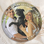 Mijn mensen krijgen een gehuwde foto van een aange ronde kartonnen onderzetter<br><div class="desc">Viel je verloving om en geef een unieke bruiloft met een hond, behalve de datums met deze aangepaste foto, en gepersonaliseerde bruiloft 'Mijn mensen worden gehuwd', met uitzondering van het date onderzetter. Dit onderzetter van de douane-fotobruiloft is perfect voor verlofpartijen, en een alternatief voor honden die de datumkaarten opslaan. Pas...</div>