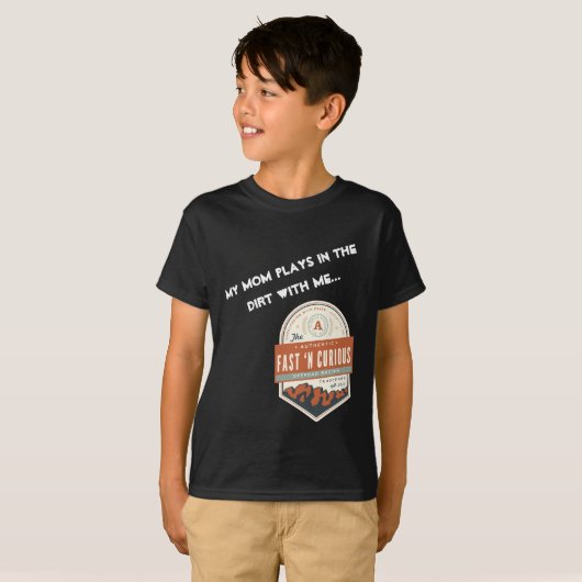 "Mijn moeder speelt met mij in de vuist." Kinder T T-shirt (Voorkant volledig)