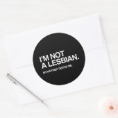 MIJN MOEDER TESTTE ME LESBIEN RONDE STICKER (Envelop)