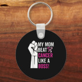 Mijn moeder versloeg borstkanker als een baas krij sleutelhanger (Voorkant)