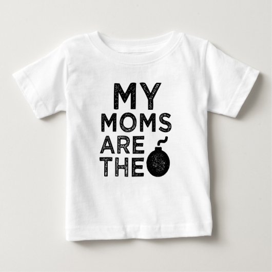 Mijn moeders zijn het baby shirt van de bom - Lesb (Voorkant)