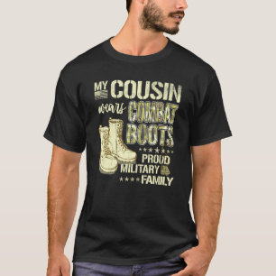 Mijn neef draagt de Combat Boots Dog Tags Proud Mi T-shirt