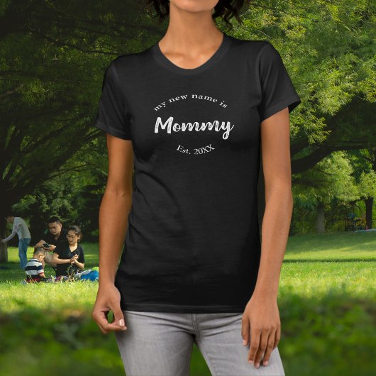 Mijn nieuwe naam is mama op Black Est T-Shirt