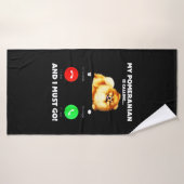 Mijn pommern belt en ik moet gaan. badhanddoek (Badhanddoek)