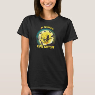 Mijn rottweiler Rides Shotgun Halloween Dog Witch T-shirt