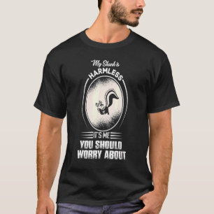 Mijn stinkdier is onschuldig... ik ben het, je moe t-shirt