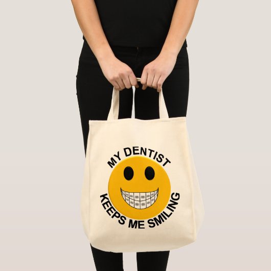 Mijn tandarts houdt me aan het glimlachen van race tote bag (Voorkant (product))