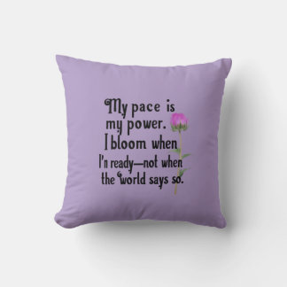 Mijn tempo is mijn kracht - Inspirerend Quote Kussen