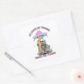 Mijn trauma maakte me tenminste grappig vierkante sticker (Envelop)