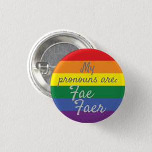 Mijn voornaamwoorden zijn: Fae Faer - Regenboogvla Ronde Button 3,2 Cm