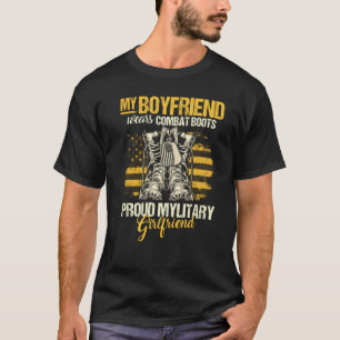 Mijn vriend Wears Combat Boots Militaire Girlfrie T-shirt