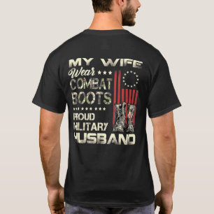 Mijn vrouw draagt strijdende laarzen voor de milit t-shirt