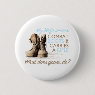 Mijn vrouw draagt strijkboeken ronde button 5,7 cm