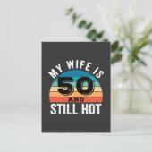 Mijn vrouw is 50 en nog steeds heet feestdagenkaart (Staand voorkant)
