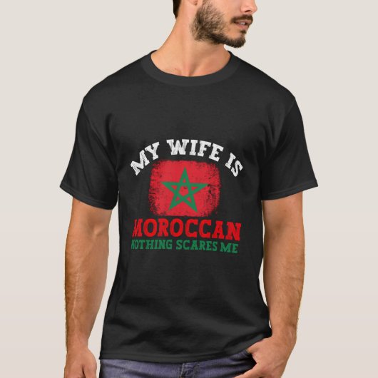 Mijn vrouw is Marokkaans niets wat me Marokko de v T-shirt (Voorkant)